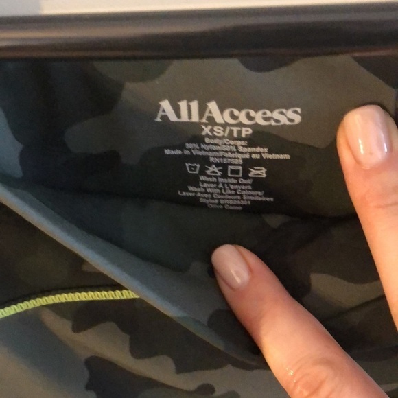 All Access | NWOT Camo Green High Waisted Full Length Leggings - Size XS - Picture 3 of 4